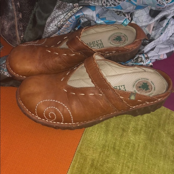 Clogs - Picture 4 of 7